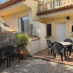 Beachnear Terraced House With Wonderful Sea-views