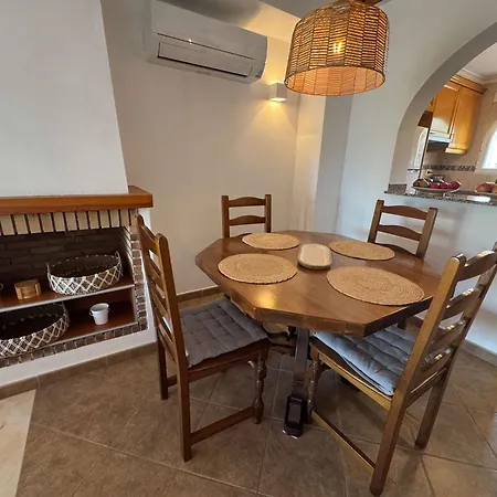 Дом отдыха Beachnear Terraced House With Wonderful Sea-views *