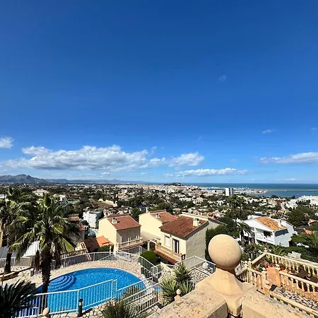 Дом отдыха Beachnear Terraced House With Wonderful Sea-views