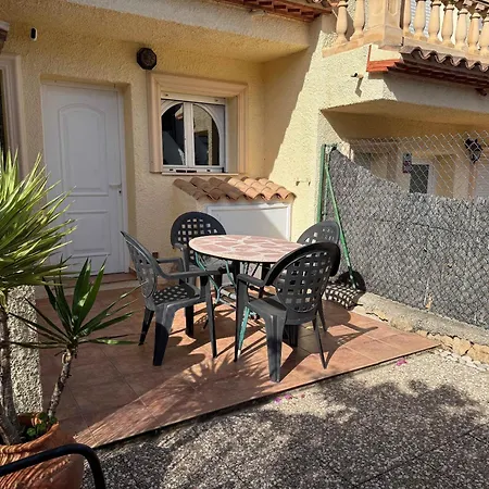 Beachnear Terraced House With Wonderful Sea-views