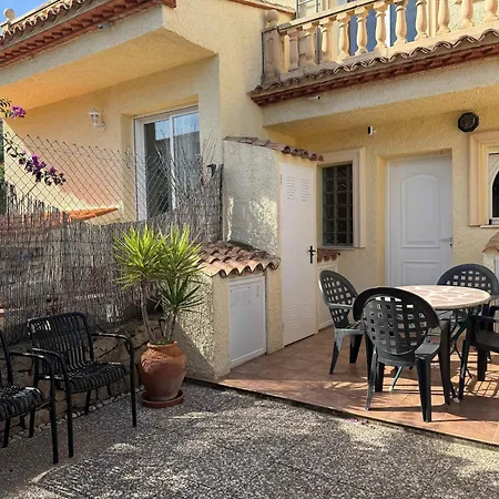 Beachnear Terraced House With Wonderful Sea-views