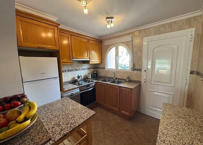 Beachnear Terraced House With Wonderful Sea-views *