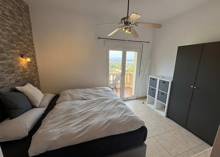 Beachnear Terraced House With Wonderful Sea-views