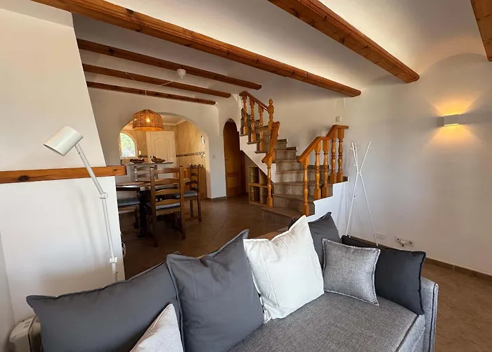 Сasa de vacaciones Beachnear Terraced House With Wonderful Sea-views