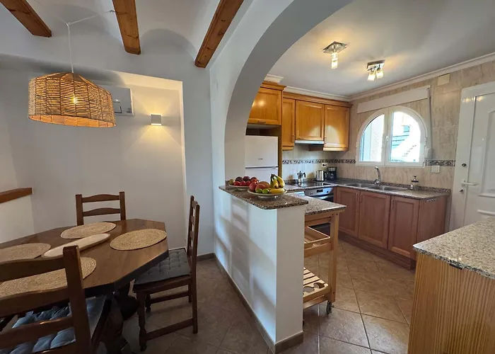 Beachnear Terraced House With Wonderful Sea-views *