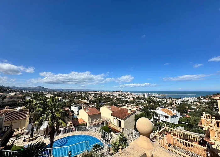 Сasa de vacaciones Beachnear Terraced House With Wonderful Sea-views