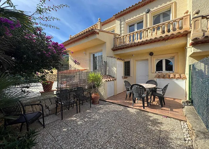 Сasa de vacaciones Beachnear Terraced House With Wonderful Sea-views