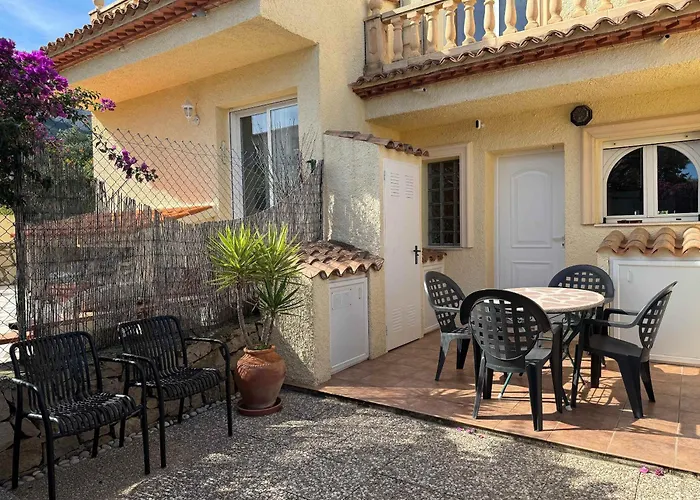 Beachnear Terraced House With Wonderful Sea-views