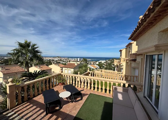 Beachnear Terraced House With Wonderful Sea-views Сasa de vacaciones Dénia